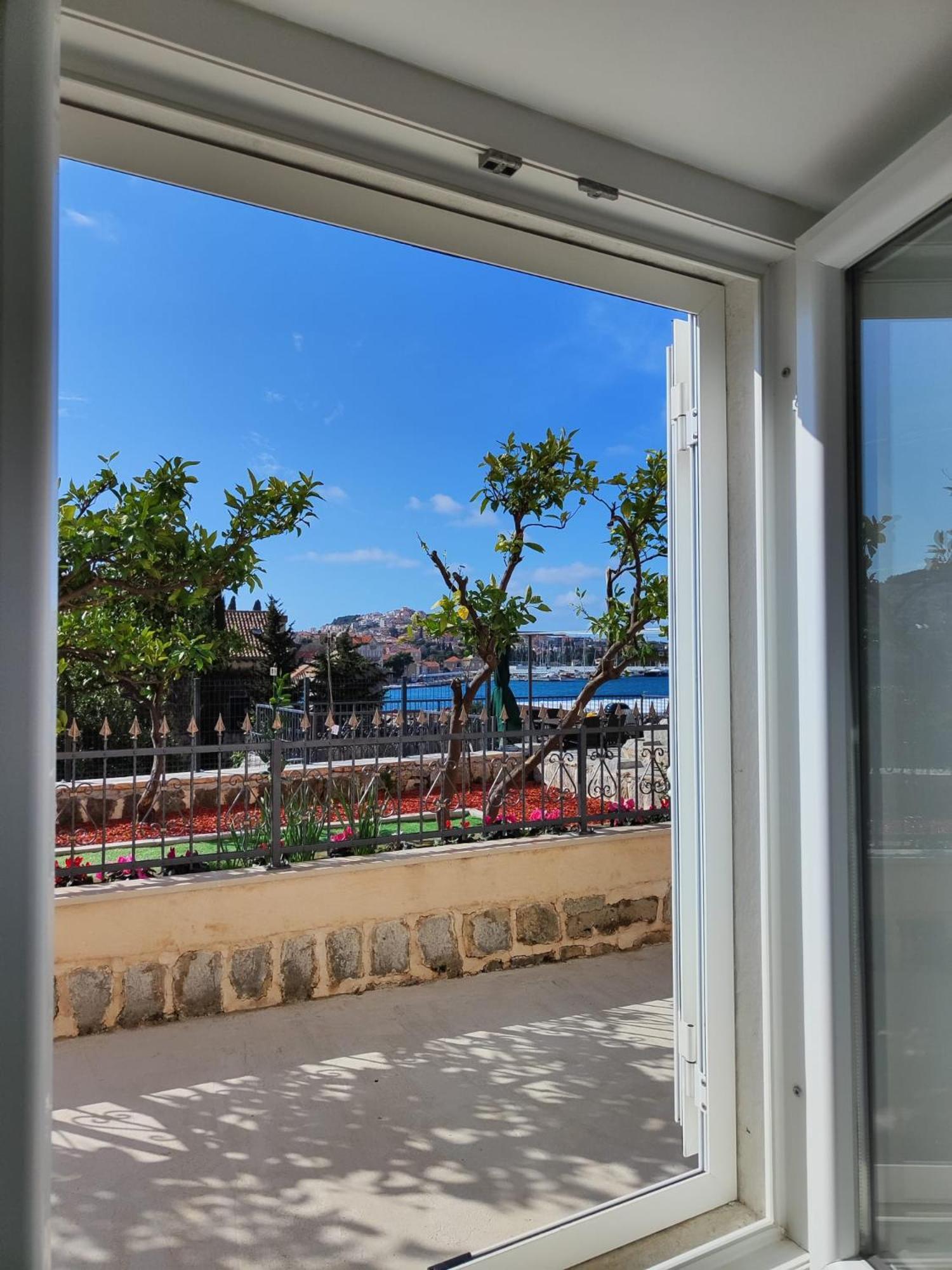 Apartments Harriet ดูบรอฟนิก ภายนอก รูปภาพ